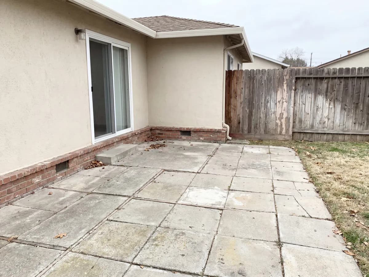 A real yard photo before its landscape redesign