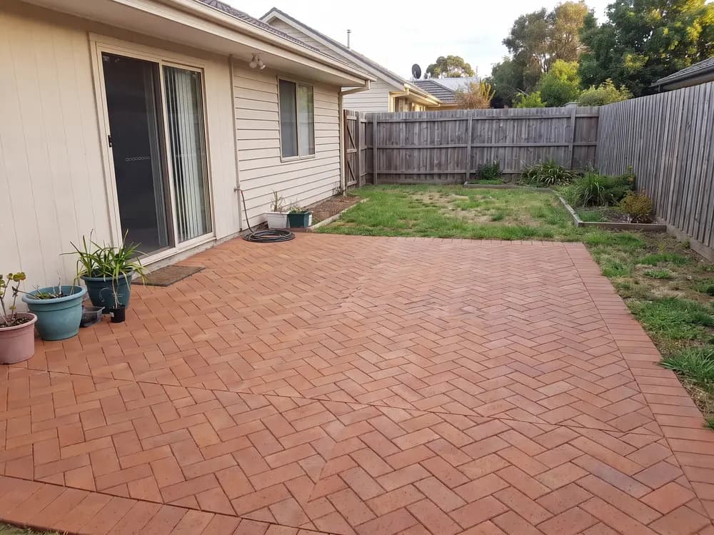 Herringbone clay